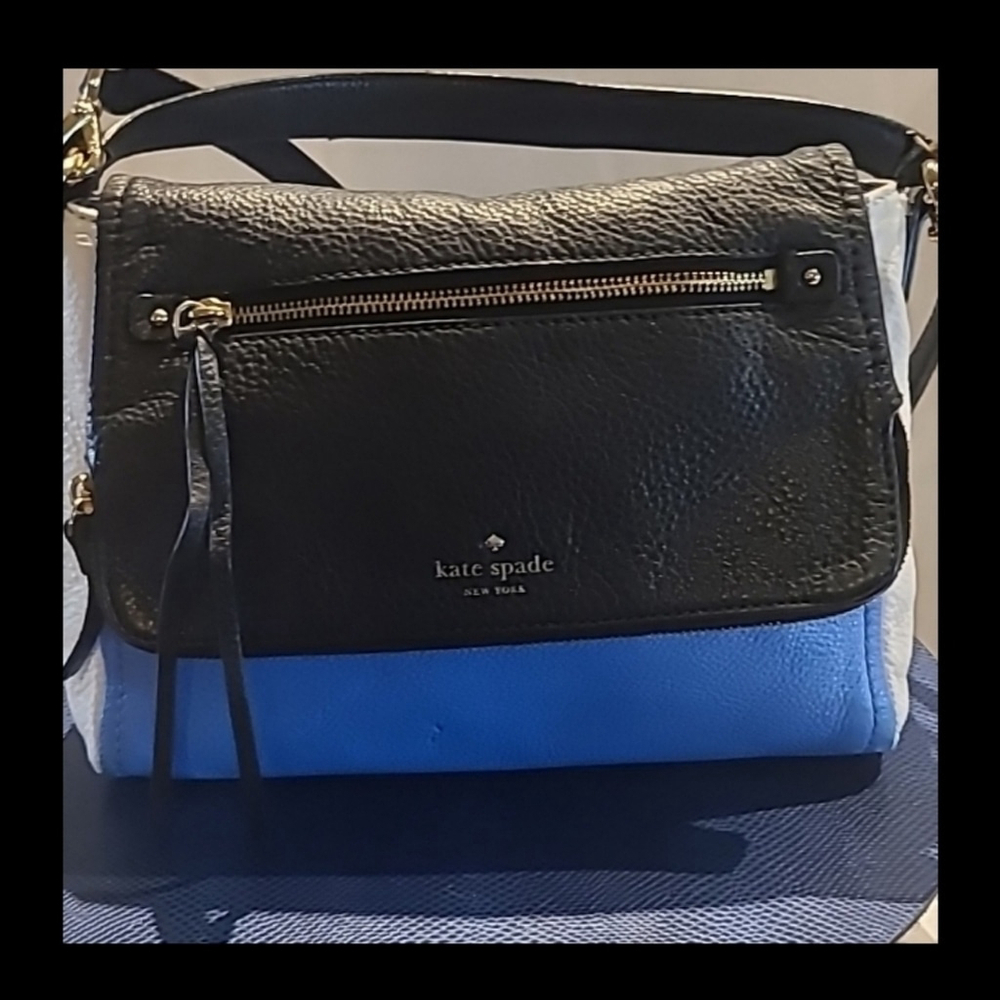 Kate Spade tri-color 2 way bag. Beautiful bag. 11" x 8"x 4".(#1143)
